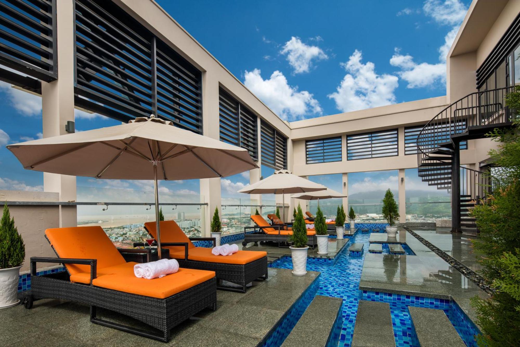 Luxury Beach Condo 5-Star, Rooftop Pool Da Nang Exterior foto